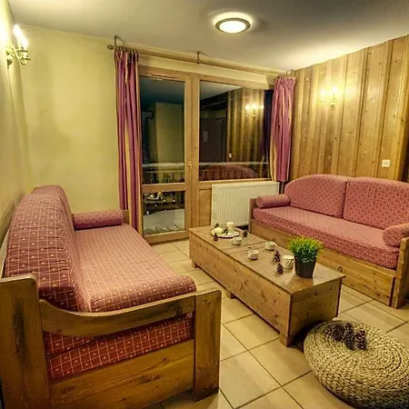 Hotel Stylish With A Balcony La Plagne