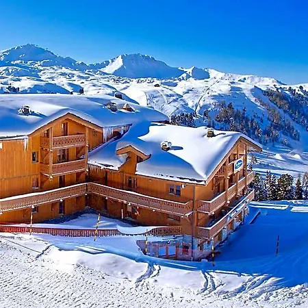 Hotel Stylish With A Balcony La Plagne