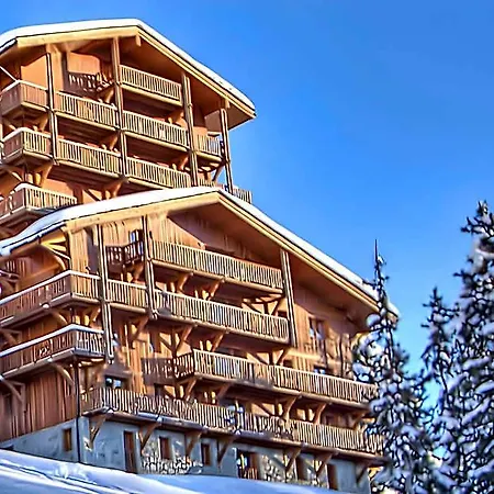 Hotel Stylish With A Balcony La Plagne
